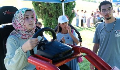 Kılavuz Gençlik'ten çocuklara muhteşem şenlik